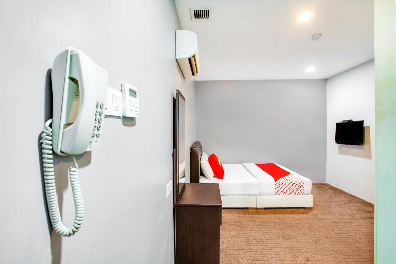 Oyo 89652 P Line Hotel Johor Bahru Extérieur photo