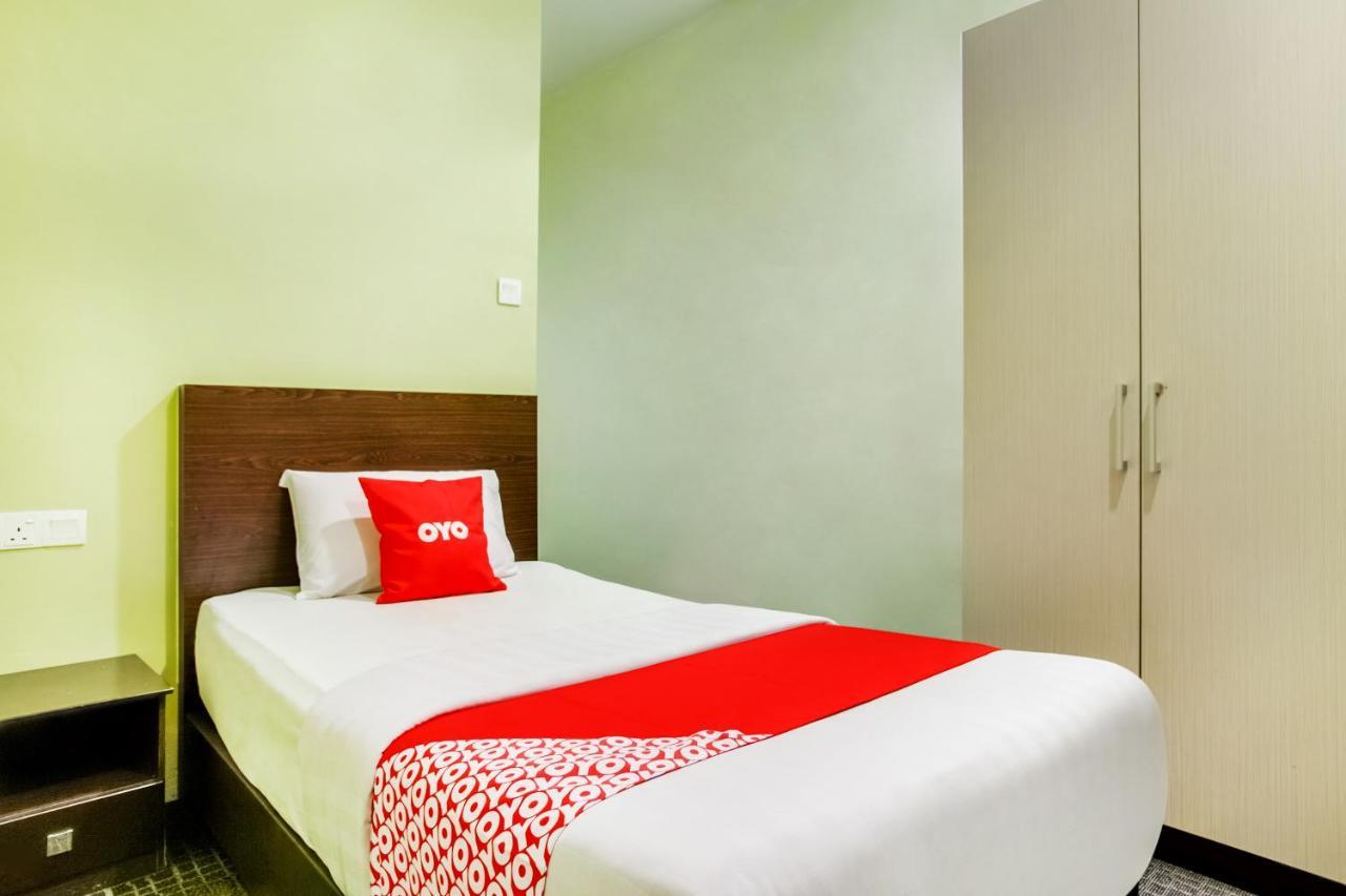 Oyo 89652 P Line Hotel Johor Bahru Extérieur photo