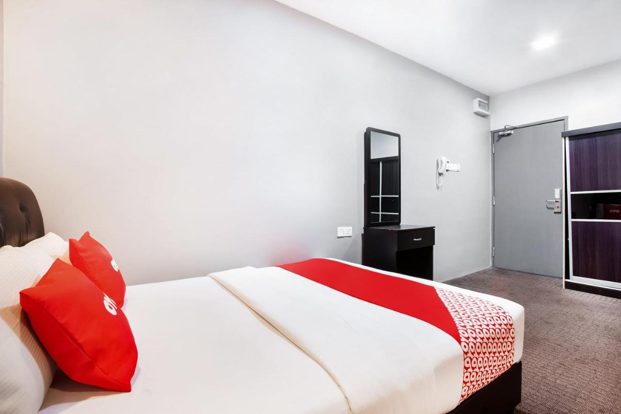 Oyo 89652 P Line Hotel Johor Bahru Extérieur photo