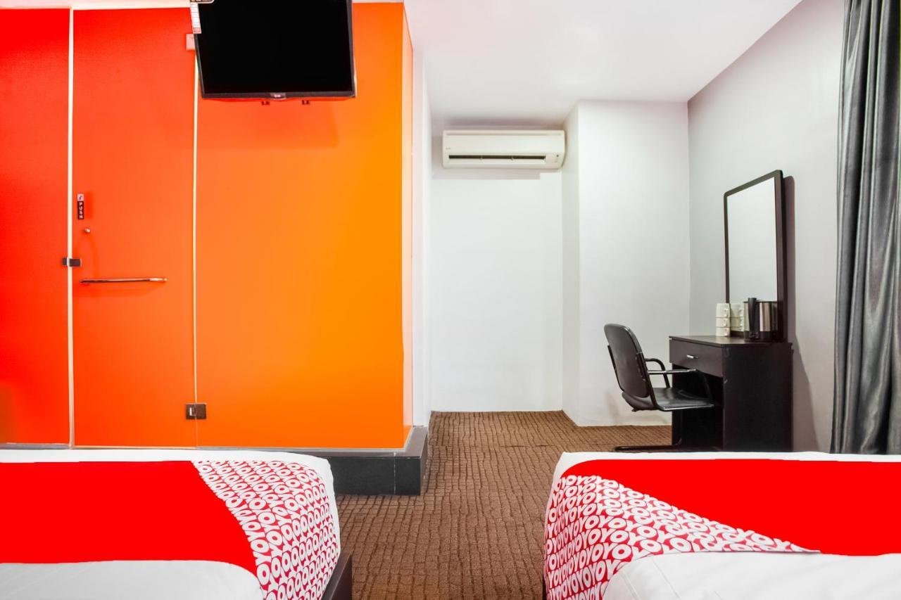 Oyo 89652 P Line Hotel Johor Bahru Extérieur photo