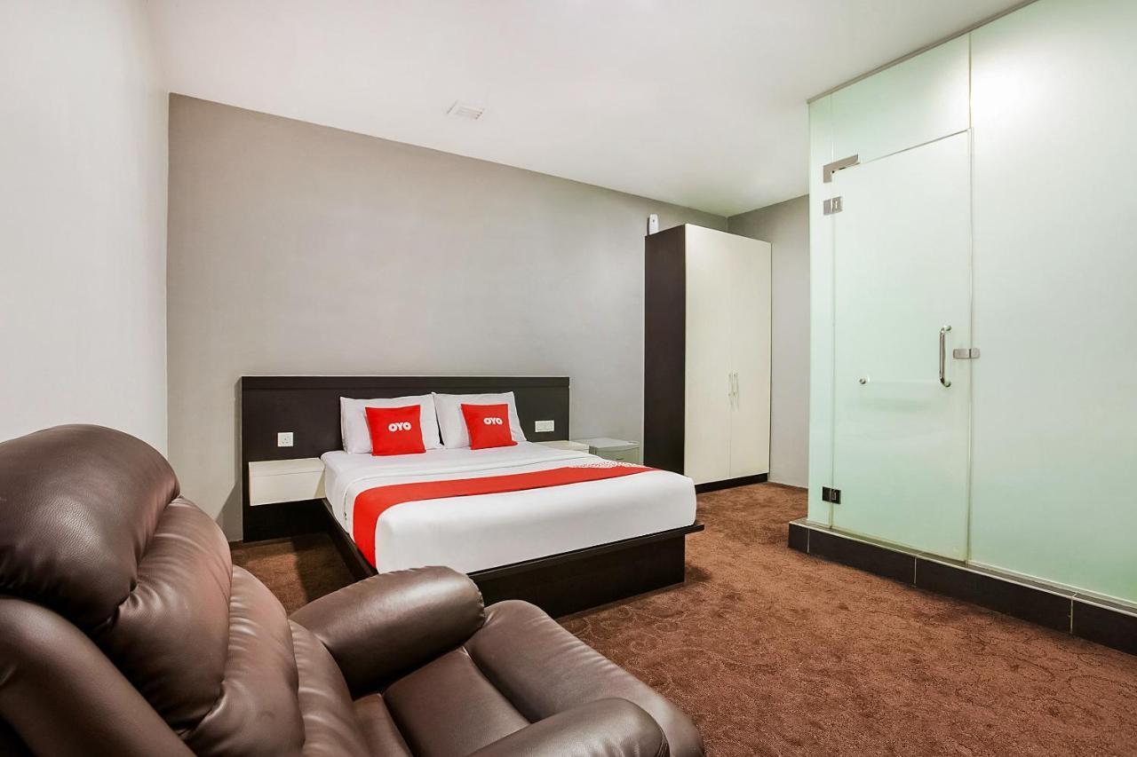 Oyo 89652 P Line Hotel Johor Bahru Extérieur photo