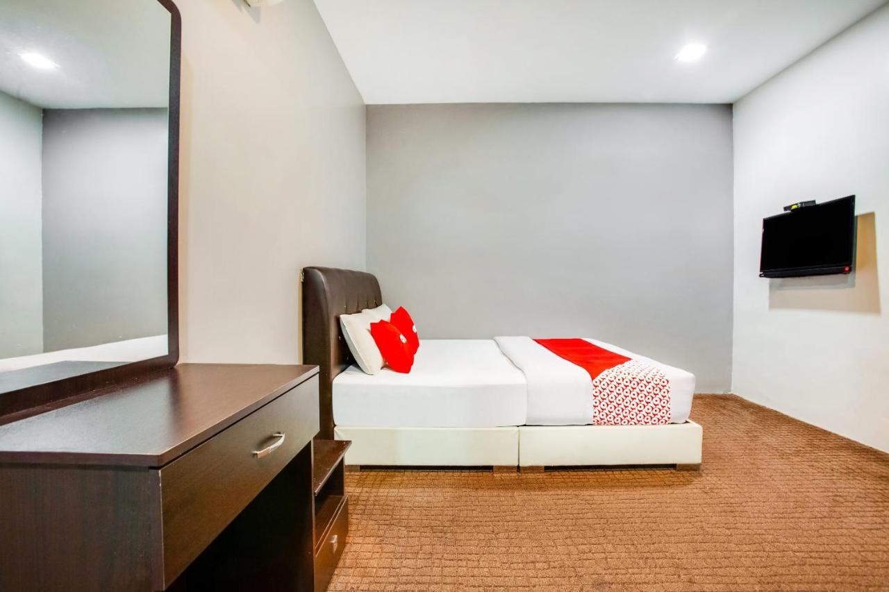Oyo 89652 P Line Hotel Johor Bahru Extérieur photo