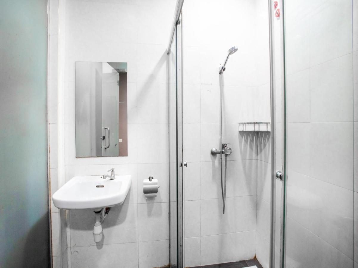 Oyo 89652 P Line Hotel Johor Bahru Extérieur photo