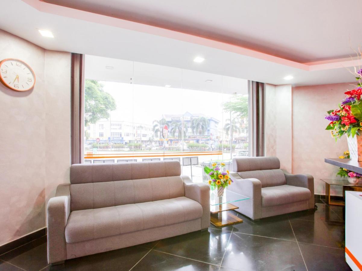 Oyo 89652 P Line Hotel Johor Bahru Extérieur photo